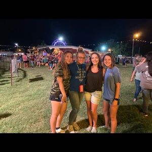 Meet your Posher, Karri